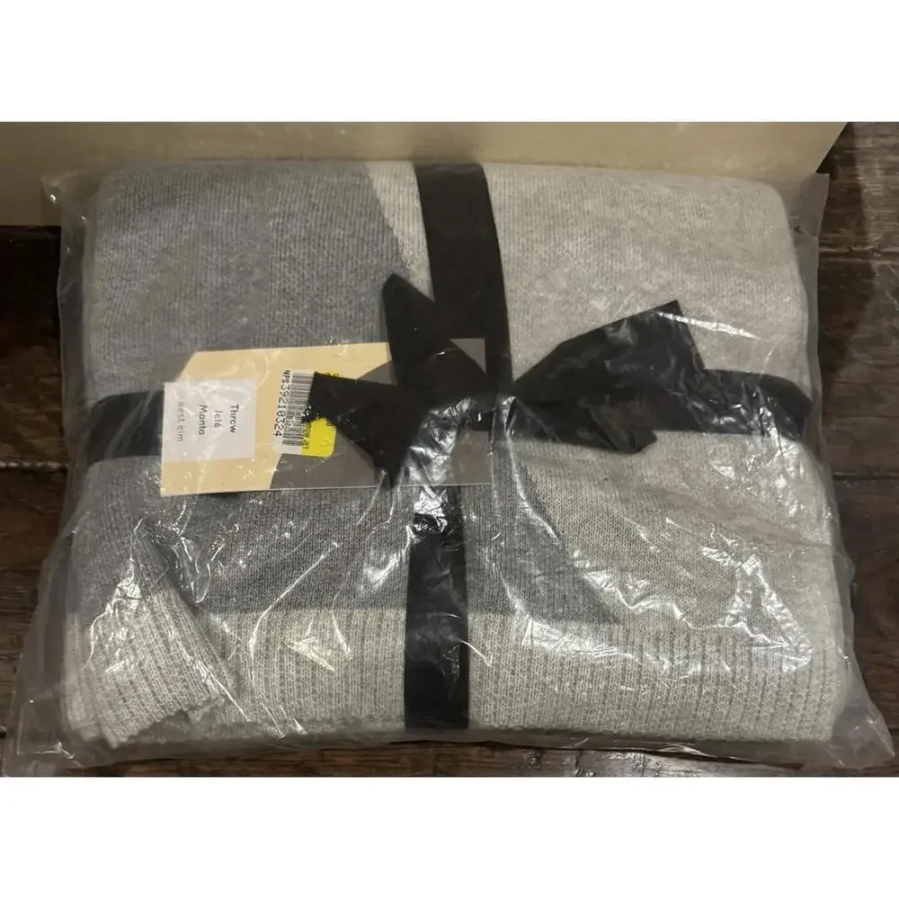 New WEST ELM NEW UNTOUCHED JETE MANTA THROW Brook 50x60